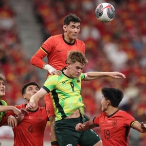 官方网站-差1名出局！印度球迷破防：怀疑中澳两队踢假球，要求亚足联调查